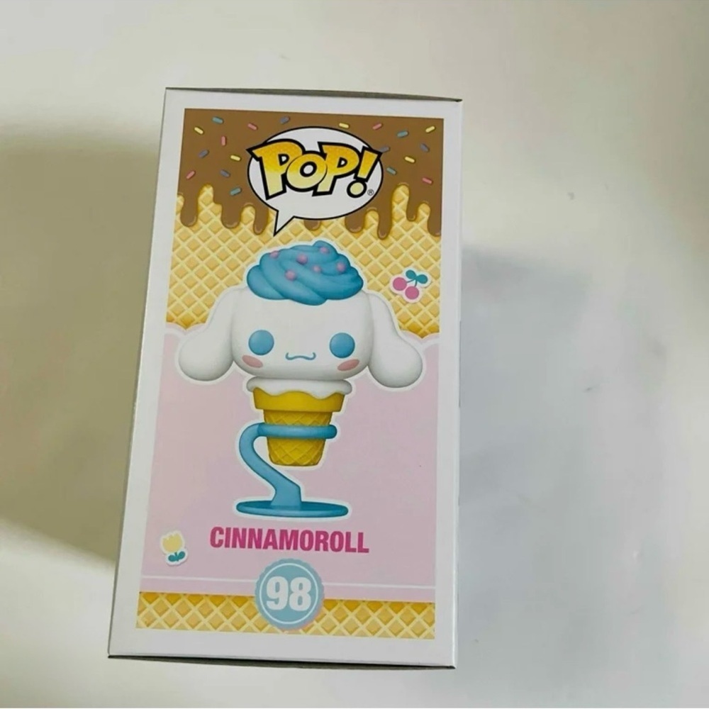 Funko Pop! Cinnamoroll Vinyl Figure 98 - Picture 3 of 5